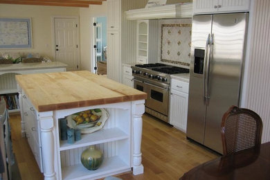 Kitchen - kitchen idea in Santa Barbara