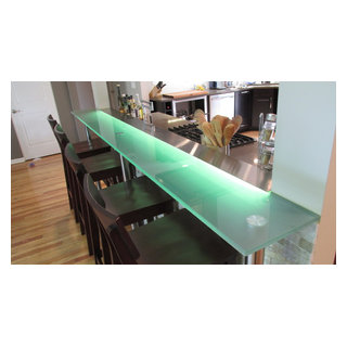 https://st.hzcdn.com/fimgs/pictures/kitchens/kitchen-glass-bar-top-img~fdb12bae01c21dfc_9643-1-3788c79-w320-h320-b1-p10.jpg