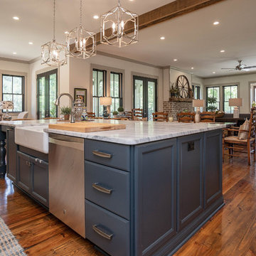 Kitchen Island and Bar with Dining