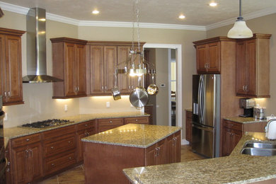 Inspiration for a large timeless kitchen remodel in Miami