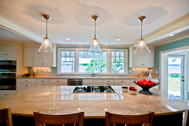 Example of a trendy kitchen design in Charleston