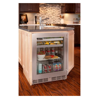 Kitchen Island w/Perlick Shallow-Depth Refrigeration - Kitchen - Milwaukee  - by Perlick