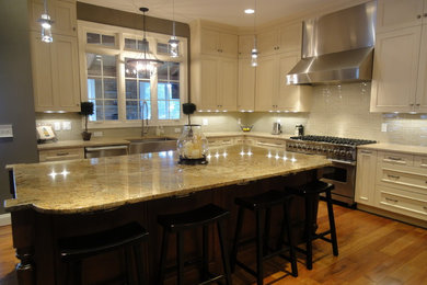 ワシントンD.C.にあるトラディショナルスタイルのおしゃれなキッチンの写真