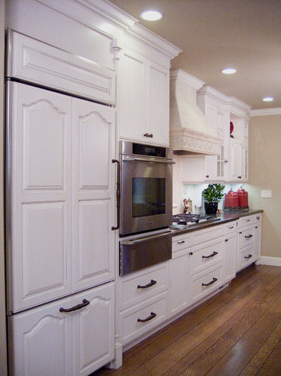 Traditional Kitchen by K & M Designs