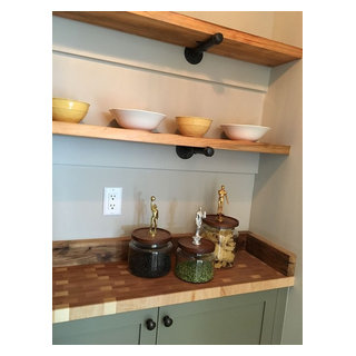 https://st.hzcdn.com/fimgs/pictures/kitchens/kitchen-pantry-with-butcher-block-countertops-and-shelfs-columbia-cabinets-img~8bc1230d085837ef_4684-1-4bf8440-w320-h320-b1-p10.jpg