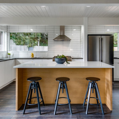 Kitchen - 1950s kitchen idea in Portland