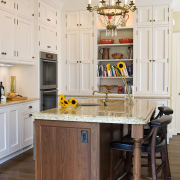 Kitchen prep area and baking center