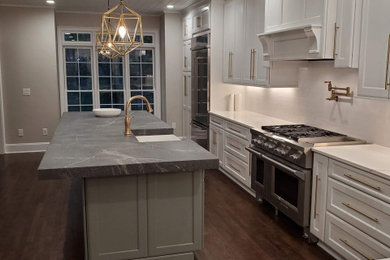 This is an example of a contemporary kitchen in Atlanta.