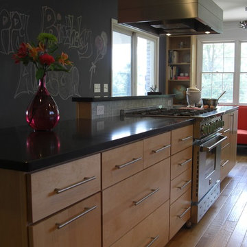 Kitchen/Reading/Desk Area