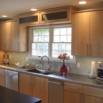 Kitchen/Reading/Desk Area