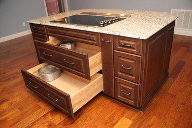 Elegant kitchen photo in New Orleans