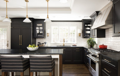 New This Week: 4 Kitchens With Dramatic Black Cabinets