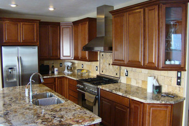 This is an example of a traditional kitchen in Las Vegas.
