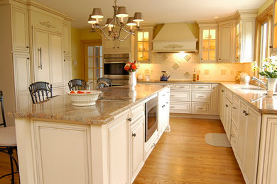 Inspiration for a timeless kitchen remodel in Philadelphia