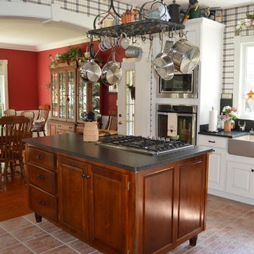 Kitchen Remodel with White Maple Cabinets & Black Pearl Leather Granite Tops