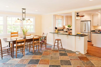 Inspiration for a traditional kitchen in Louisville.
