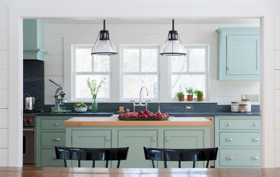 Kitchen of the Week: Casual Farmhouse Looks, Pro-Style Amenities