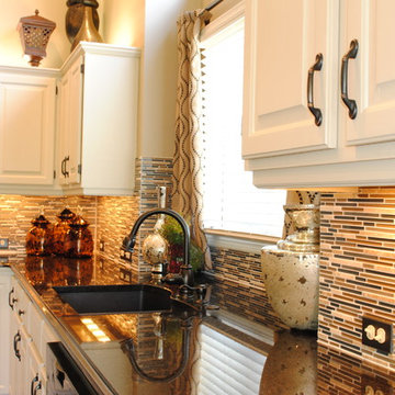 Kitchen Renovation: No More Oak Cabinets!