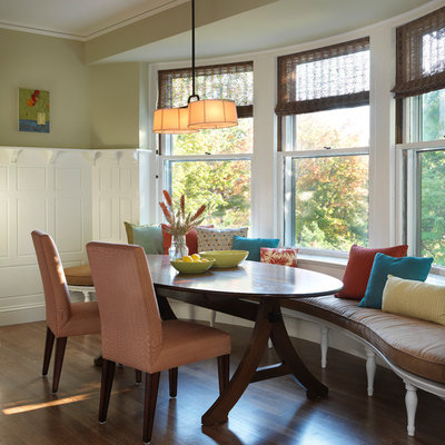 Example of a classic eat-in kitchen design in Boston