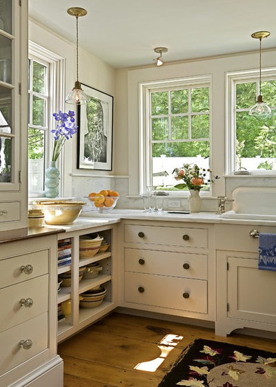 Traditional Kitchen by Smith & Vansant Architects PC