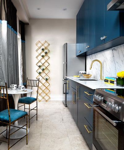 Contemporary Kitchen by Toronto Interior Design Group