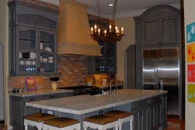 Inspiration for a timeless kitchen remodel in Jacksonville