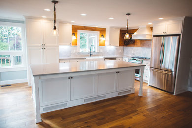 Example of a country kitchen design in Portland