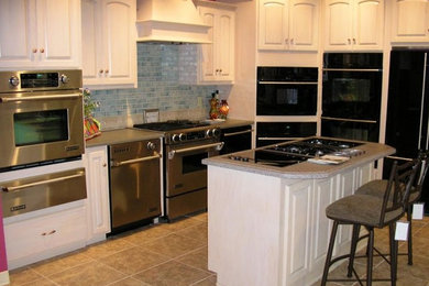 Inspiration for a transitional kitchen remodel in Kansas City