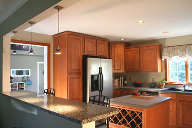 Elegant kitchen photo in Portland Maine