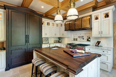 Traditional kitchen in Chicago.