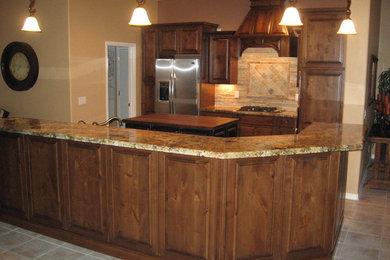 Design ideas for a rustic kitchen in Phoenix.