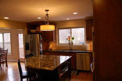 Example of a classic kitchen design in Cincinnati