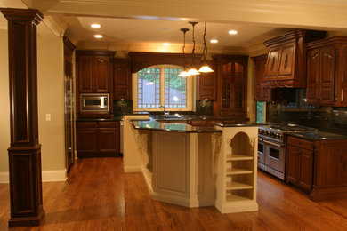 This is an example of a kitchen in Chicago.