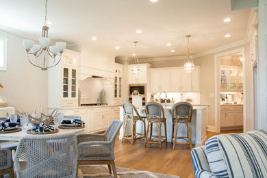 Example of a transitional kitchen design in Louisville