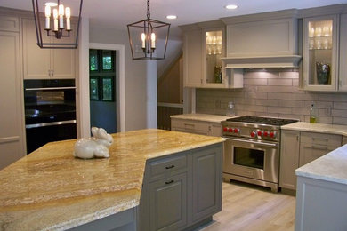 Transitional kitchen photo in Chicago