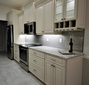 Kitchen Counter And Cabinet Finish Combinations - Royal Palm Closet