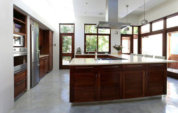 Contemporary Kitchen by Burl Collective (Pty) Ltd