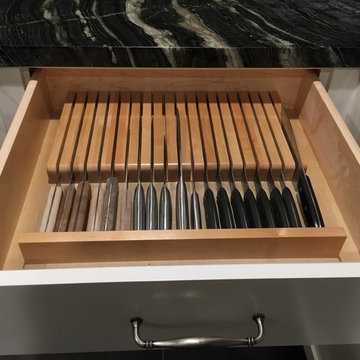Knife block inside drawer