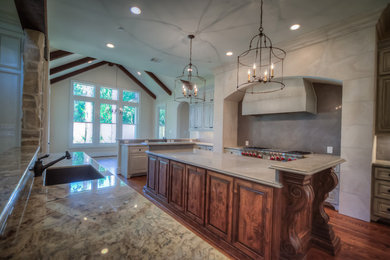 Photo of a classic kitchen in Houston.
