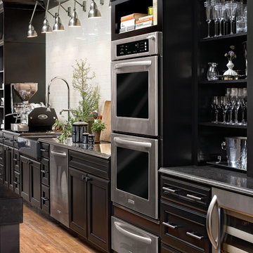 KraftMaid: Maple Cabinetry in Onyx
