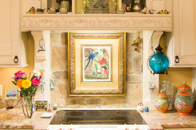Foto de cocina ecléctica con salpicadero multicolor y salpicadero de azulejos de piedra