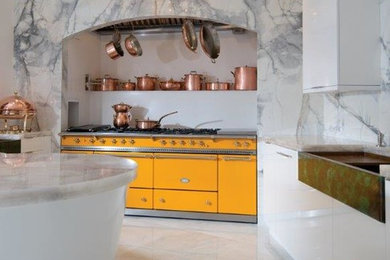 Example of a kitchen design in New York