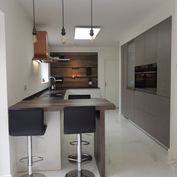 L Shaped Kitchen in Cardiff