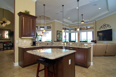 Kitchen - mediterranean kitchen idea in Orlando