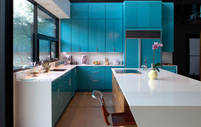Kitchen of the Week: Brilliant Blue Cabinets in a Modern Setting