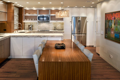 Example of a kitchen design in Chicago