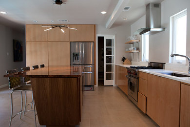 Inspiration for a mid-sized contemporary kitchen remodel in Dallas