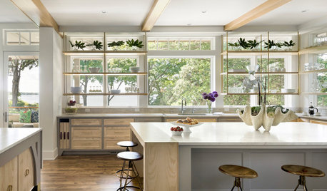7 White-and-Wood Kitchens That Wowed in 2018