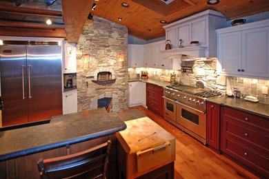 Example of a classic kitchen design in Boston