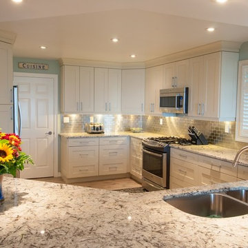 Lakeview Transitional Kitchen